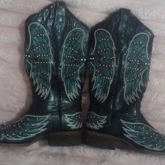 Corral Black w/Turquoise Wing Inlay & Crystal Studded Cross Heeled Boots Size: 7 - Picture 7 of 8